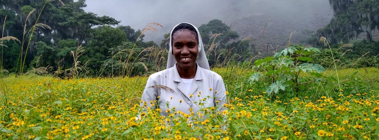 Disfruta la ayuda      a la comunidad | imagen | LAURITAS : : Misioneras de la Madre Laura Provincia de Bogota